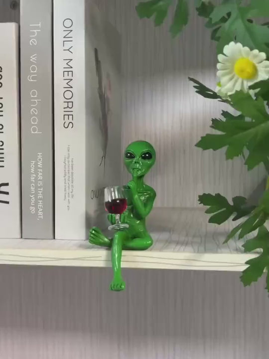 Alien Wine Holder Statue | Sci-Fi Resin Bar Cart Decor, Space Enthusiast Gift
